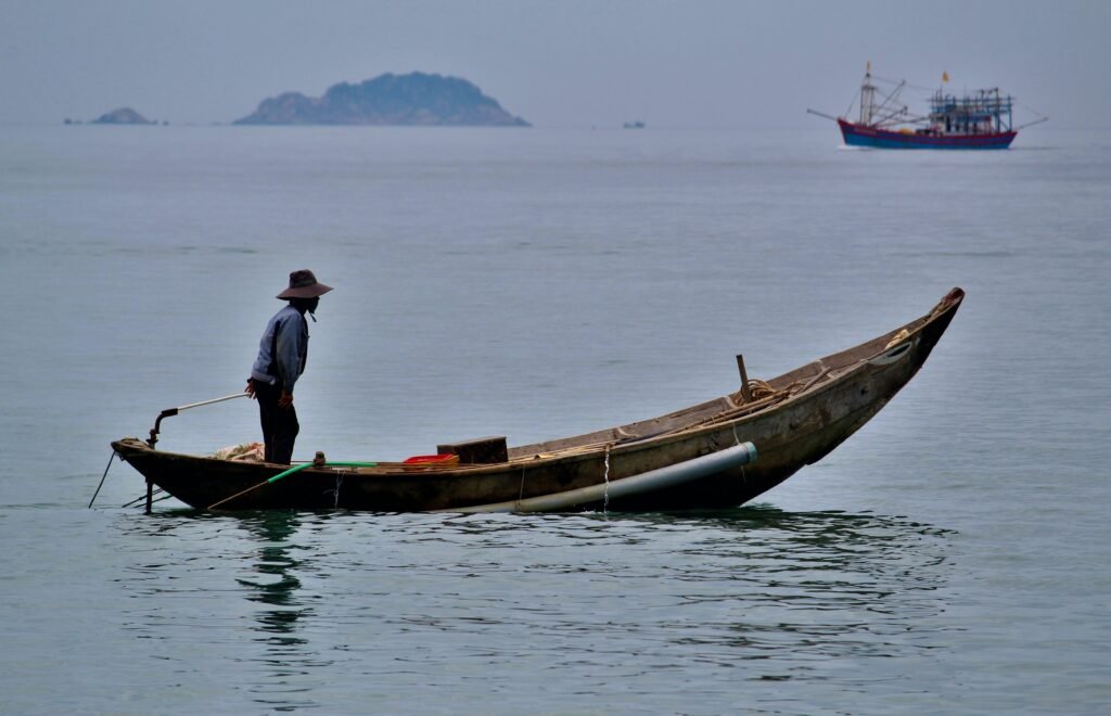 Travel on Hoai River by boat